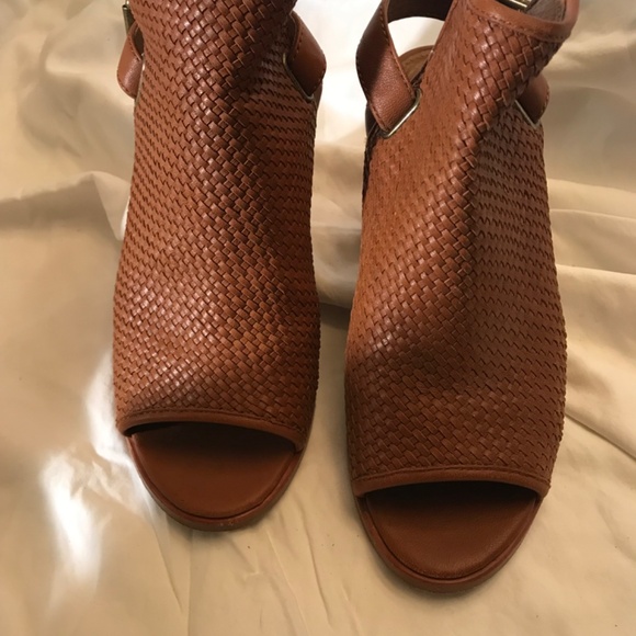 Frye Leather Embossed Block Heel Peep Toe Bootie, Size 8 - Picture 2 of 4